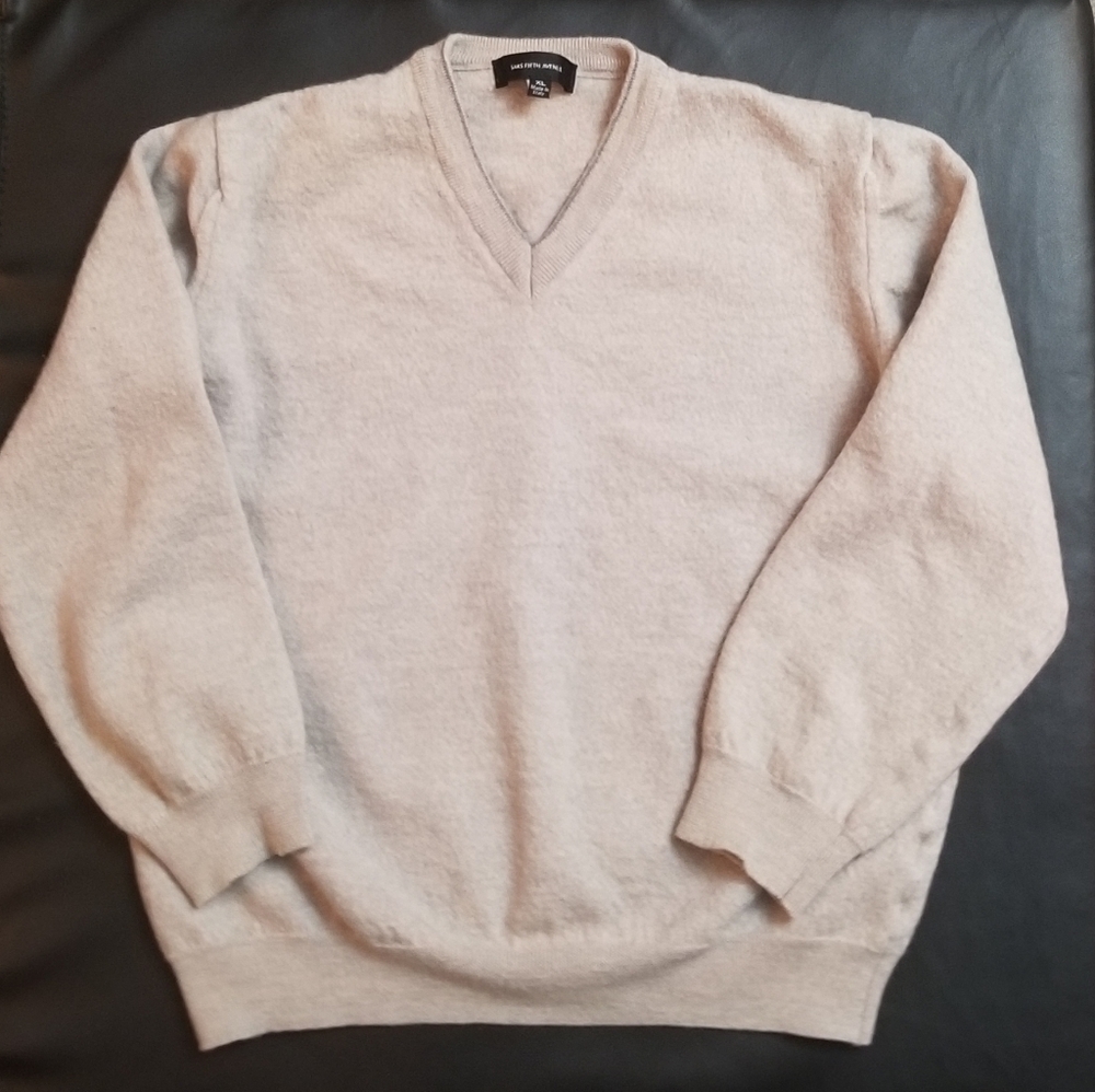 Saks Fifth Avenue Boys Size 7/8 Beige Vneck Pullover Sweater